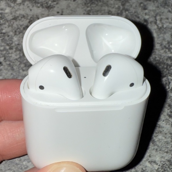 AirPods